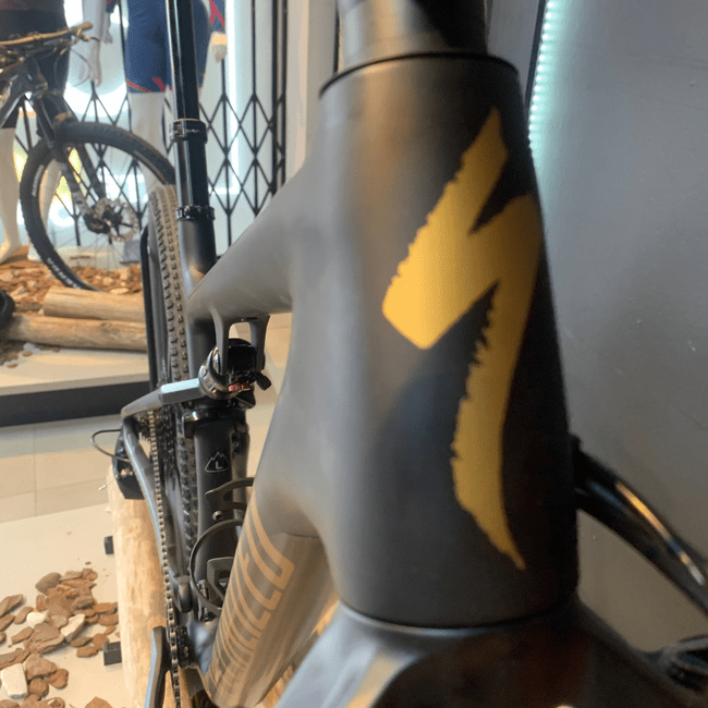 Bicicleta Specialized Epic Full Comp Aro 29 GX 12v Preto e Dourado