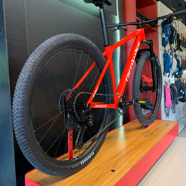 Bicicleta Specialized Epic HT Aro 29 NX 12v 2022 Vermelho e Branco