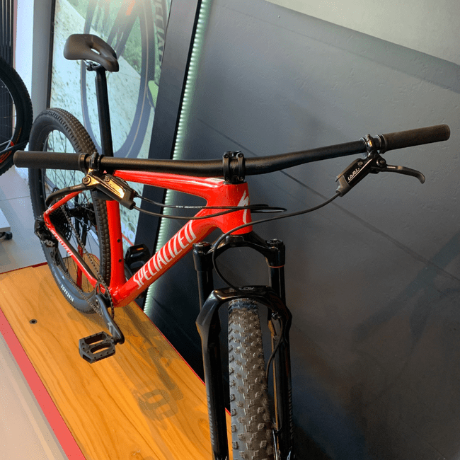 Bicicleta Specialized Epic HT Aro 29 NX 12v 2022 Vermelho e Branco