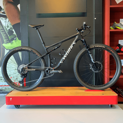 Bicicleta Specialized Epic Race Full S-Works Carbon Aro 29 XTR 12v 2022 Preto - Seminova
