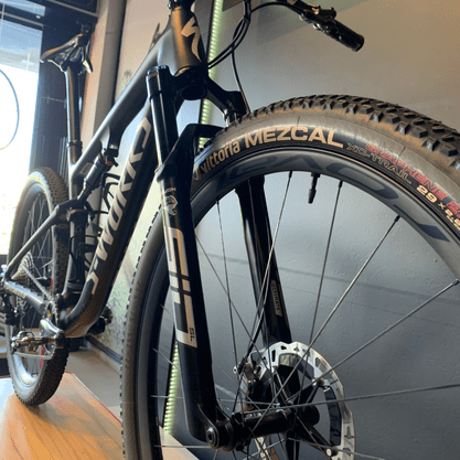 Bicicleta Specialized Epic Race Full S-Works Carbon Aro 29 XTR 12v 2022 Preto - Seminova