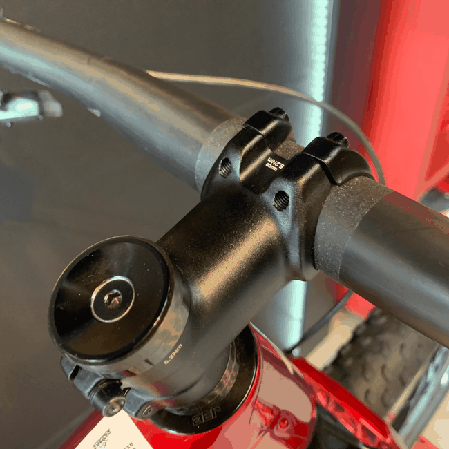 Bicicleta Specialized Epic Race S-Works Aro 29 XX1 AXS 12v Vermelha e Branca - Seminova