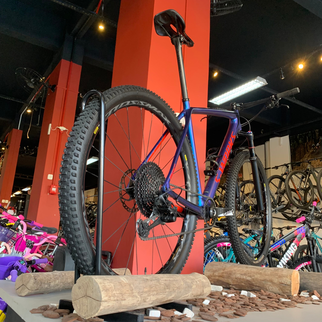 Bicicleta Specialized Epic S-Works HT Aro 29 XX1 12v Roxa Camaleão - Seminova