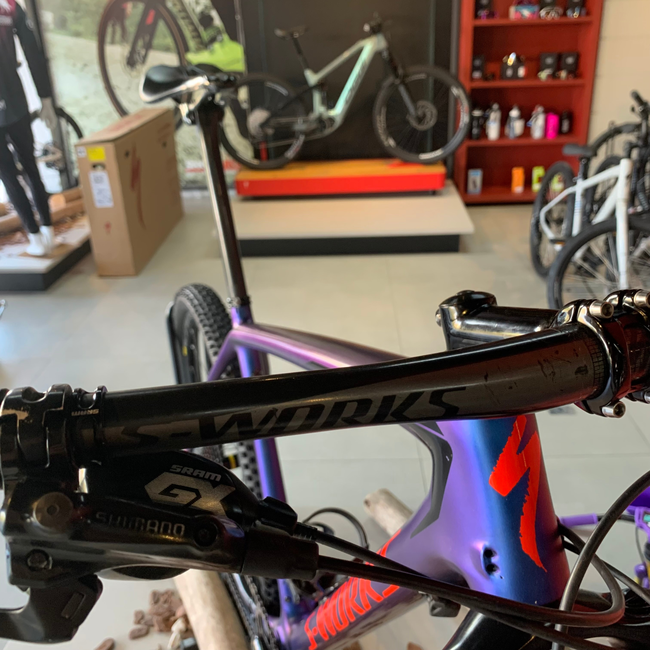 Bicicleta Specialized Epic S-Works HT Aro 29 XX1 12v Roxa Camaleão - Seminova