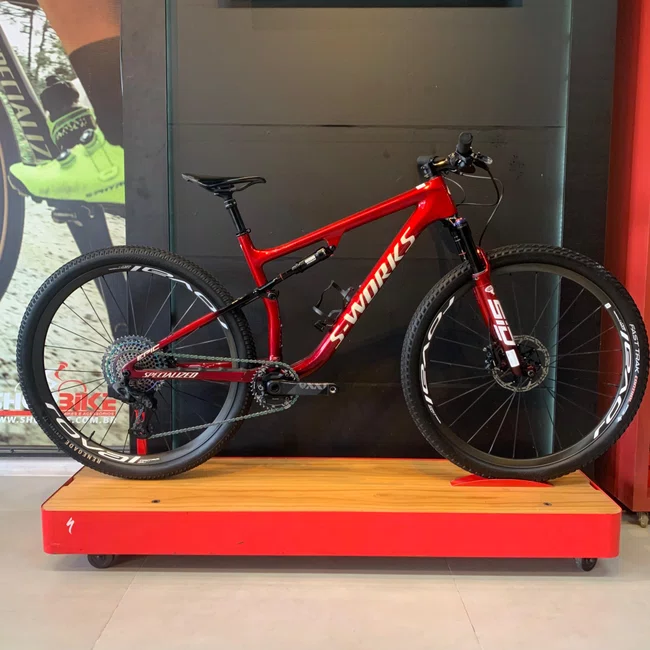 Bicicleta Specialized Epic S-Works xx1 12v Aro 29 Vermelho e Branco - Seminova
