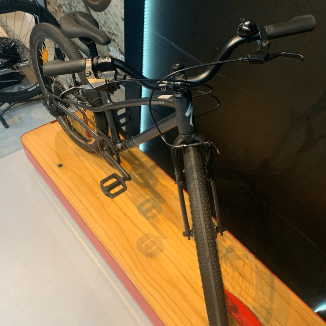 Bicicleta Specialized Jett Aro 24 microSHIFT 8v 2023 Cinza Escuro e Prata