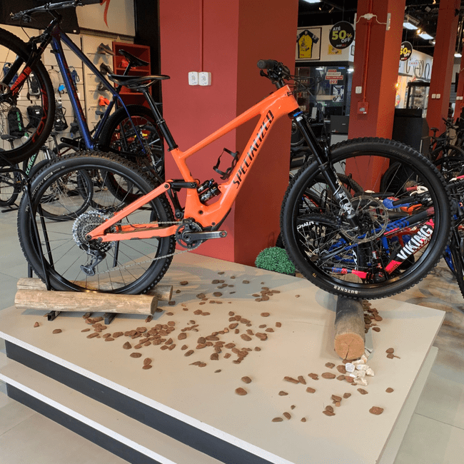 Bicicleta Specialized Kenevo Carbon GX 12V Laranja e Preto - Seminova