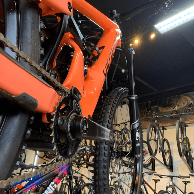 Bicicleta Specialized Kenevo Carbon GX 12V Laranja e Preto - Seminova