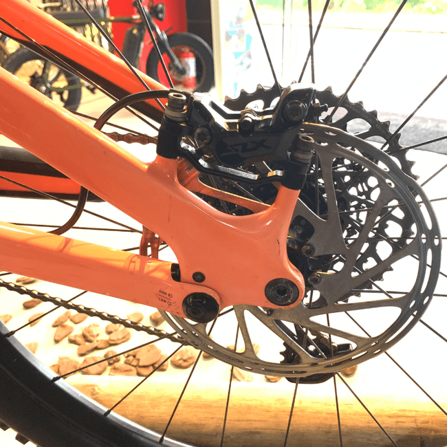 Bicicleta Specialized Kenevo Carbon GX 12V Laranja e Preto - Seminova