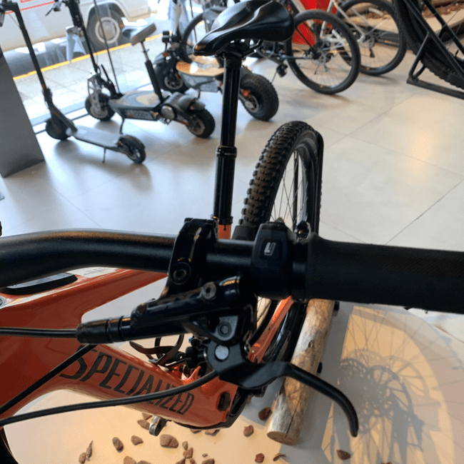 Bicicleta Specialized Kenevo Carbon GX 12V Laranja e Preto - Seminova