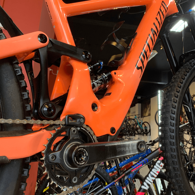 Bicicleta Specialized Kenevo Carbon GX 12V Laranja e Preto - Seminova