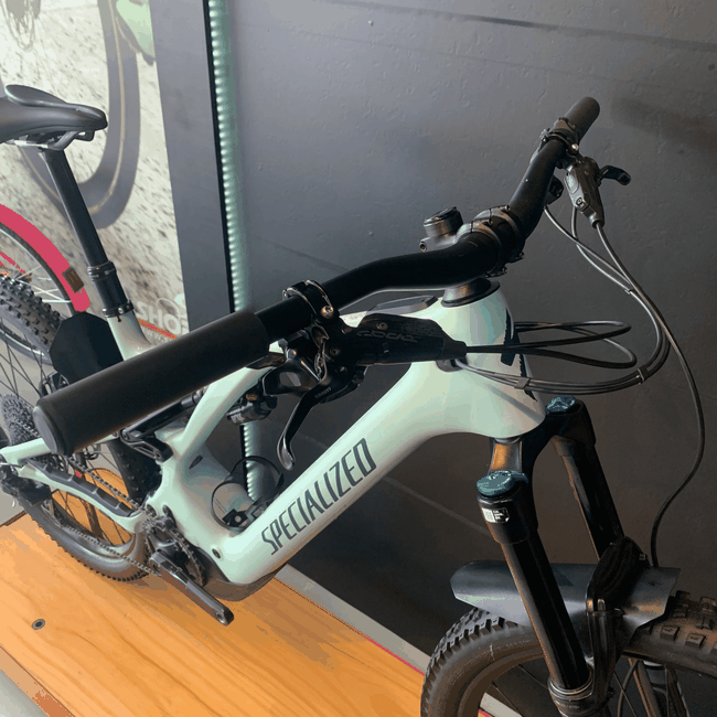 Bicicleta Specialized Levo Comp Carbon Aro 29 GX 12v Verde Claro e Verde Escuro - Seminova