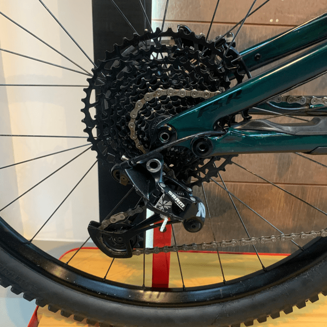 Bicicleta Specialized Levo SL Comp Carbon Aro 29 Verde e Preto - Seminova