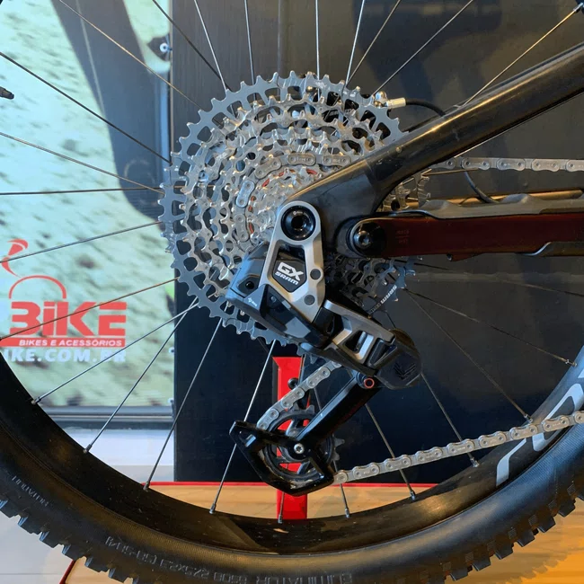 Bicicleta Specialized Levo SL G2 Expert Aro 29 GX T-type 12v S5 Preta e Bordo - Seminova