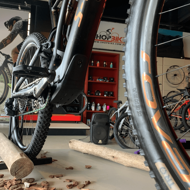 Bicicleta Specialized Levo SL S-Works Aro 29 XX1 12v Preto e Dourado - Seminova