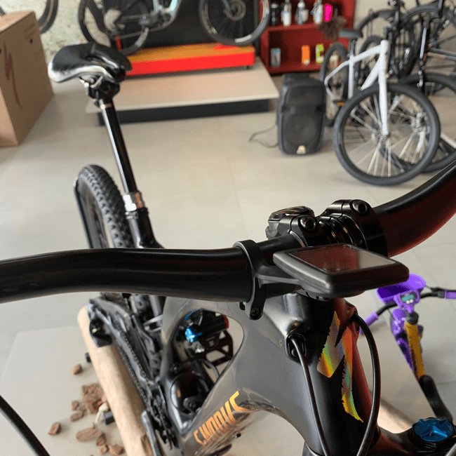 Bicicleta Specialized Levo SL S-Works Aro 29 XX1 12v Preto e Dourado - Seminova