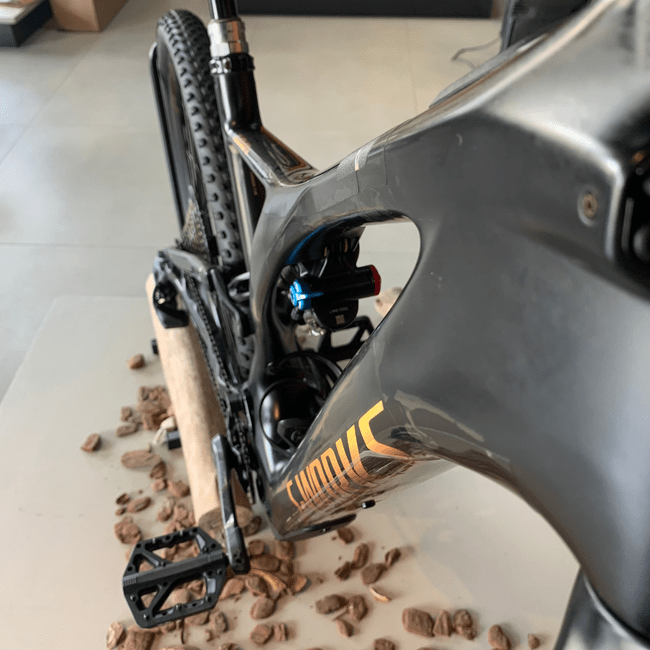 Bicicleta Specialized Levo SL S-Works Aro 29 XX1 12v Preto e Dourado - Seminova