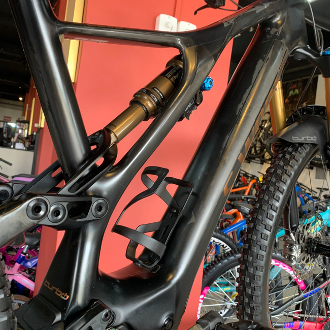 Bicicleta Specialized Levo SL S-Works Aro 29 XX1 12v Preto e Dourado - Seminova