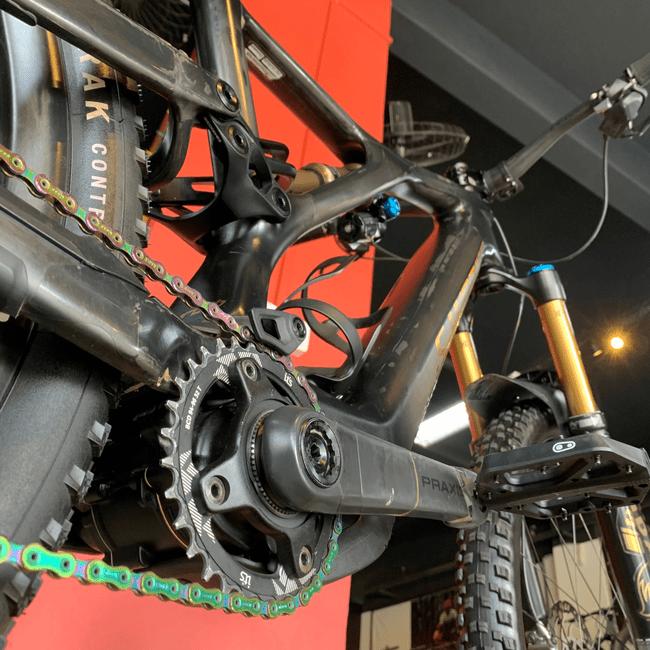 Bicicleta Specialized Levo SL S-Works Aro 29 XX1 12v Preto e Dourado - Seminova