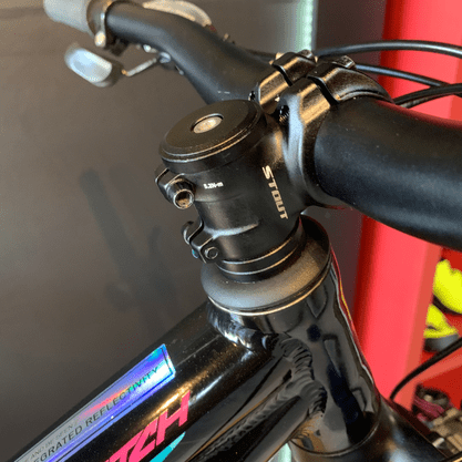 Bicicleta Specialized Pith Sport Aro 27,5 Acera 24v 2020 Preto e Verde e Rosa - Seminova