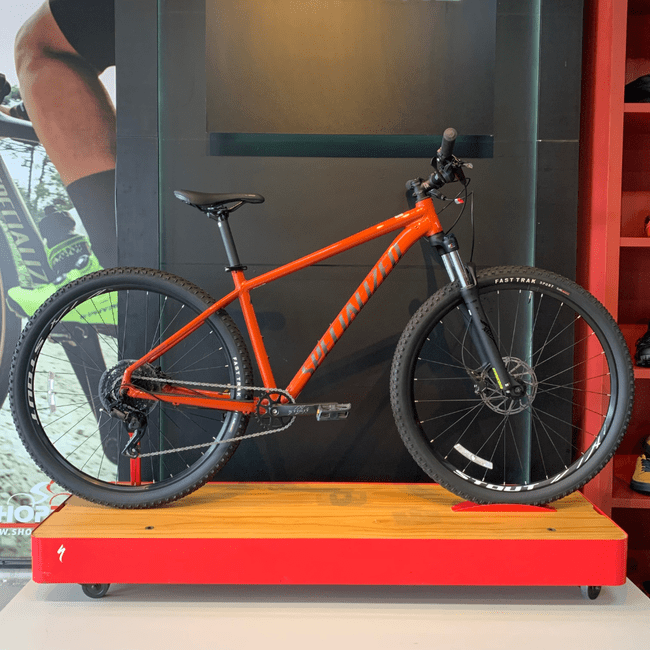 Bicicleta Specialized Rockhopper Comp Aro 29 microSHIFT 9v Vermelho e Cinza