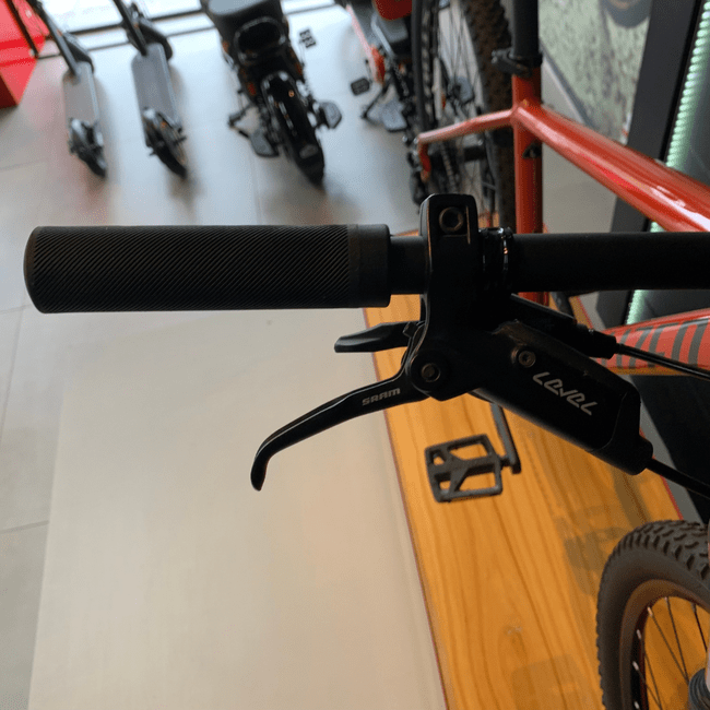Bicicleta Specialized Rockhopper Comp Aro 29 microSHIFT 9v Vermelho e Cinza