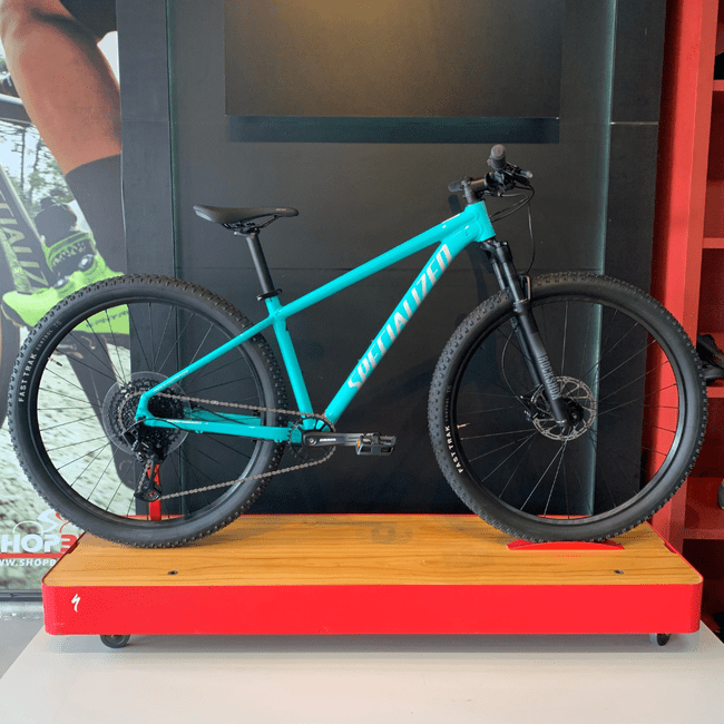 Bicicleta Specialized Rockhopper Expert Aro 29 SX 12v Azul e Prata