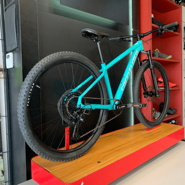 Bicicleta Specialized Rockhopper Expert Aro 29 SX 12v Azul e Prata