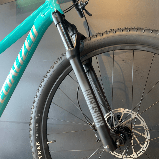 Bicicleta Specialized Rockhopper Expert Aro 29 SX 12v Azul e Prata