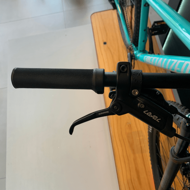 Bicicleta Specialized Rockhopper Expert Aro 29 SX 12v Azul e Prata