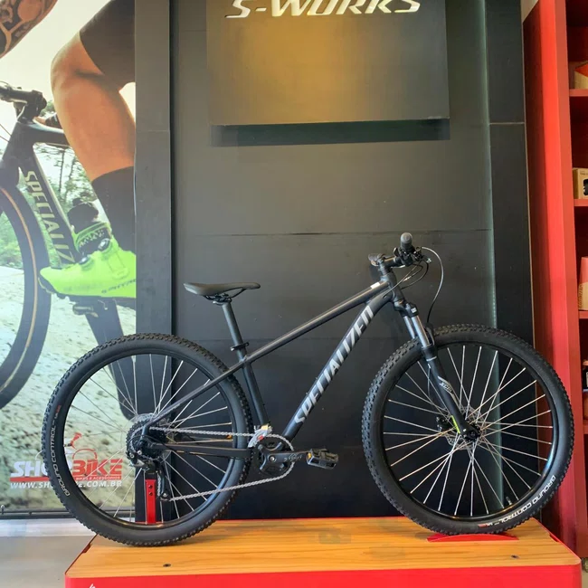 Bicicleta Specialized Rockhopper Sport Aro 29 Altus 18v 2021 Cinza Escuro e Cinza Claro