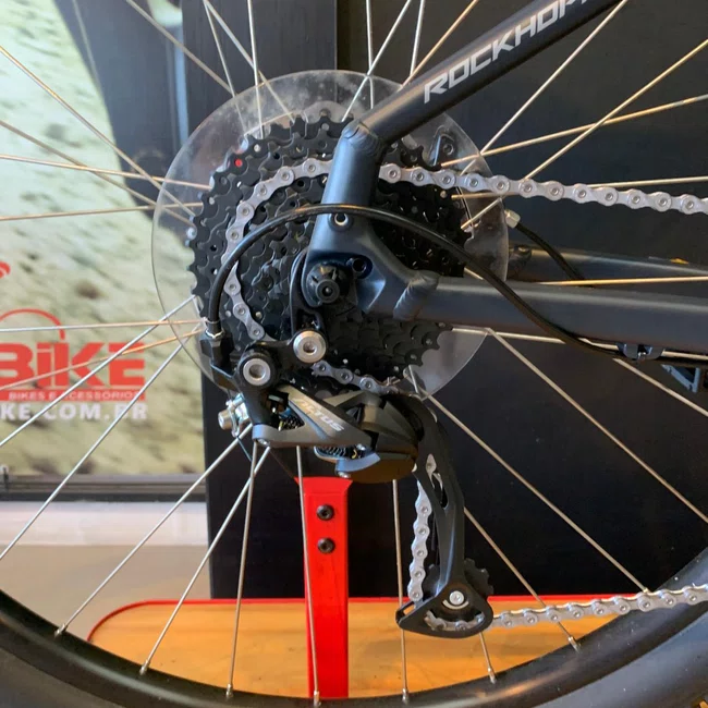 Bicicleta Specialized Rockhopper Sport Aro 29 Altus 18v 2021 Cinza Escuro e Cinza Claro