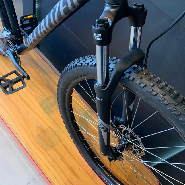 Bicicleta Specialized Rockhopper Sport Aro 29 Altus 18v 2021 Cinza Escuro e Cinza Claro