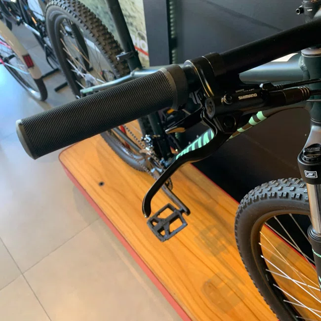 Bicicleta Specialized Rockhopper Sport Aro 29 Altus 18v Verde Escuro e Verde Claro