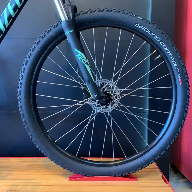 Bicicleta Specialized Rockhopper Sport Aro 29 Altus 18v Verde Escuro e Verde Claro