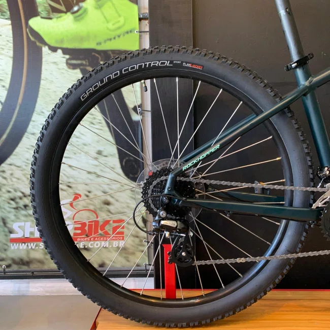 Bicicleta Specialized Rockhopper Sport Aro 29 Altus 18v Verde Escuro e Verde Claro