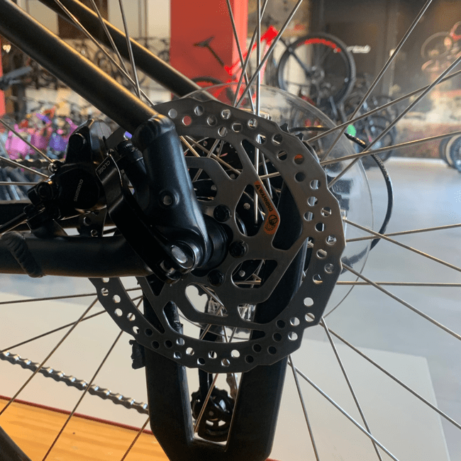 Bicicleta Specialized Rockhopper Sport Aro 29 microShift 18v 2024 Cinza Escuro e Prata