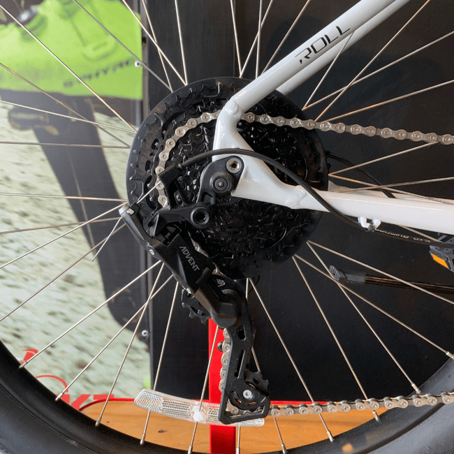 Bicicleta Specialized Roll 3.0 Aro 650B microSHIFT 8v 2023 Cinza e Preto