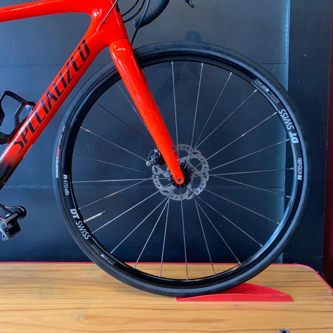 Bicicleta Specialized Roubax Aro 700 Sport 105 22v Preto e Vermelho - Seminova