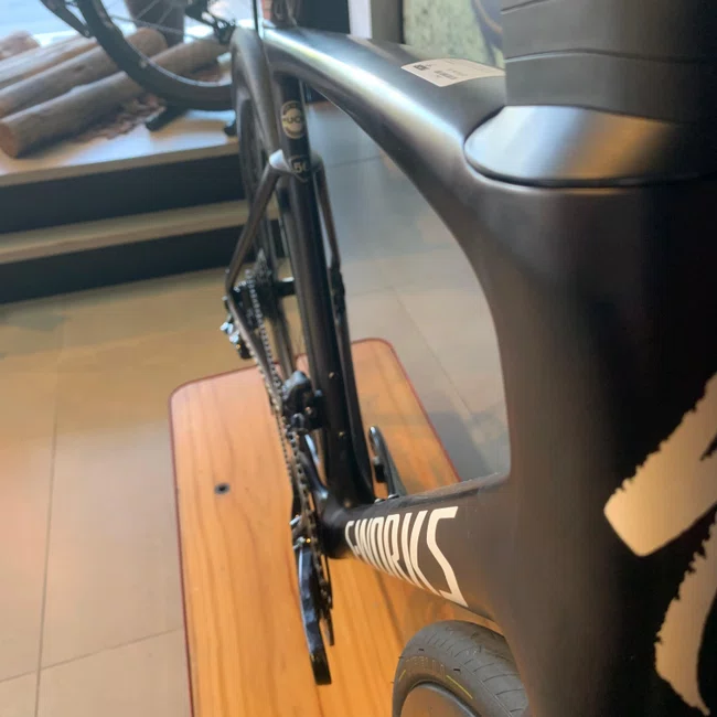 Bicicleta Specialized Tarmac S-work SL7 Aro 700 Dura Ace 24v Preta e Branca - Seminova