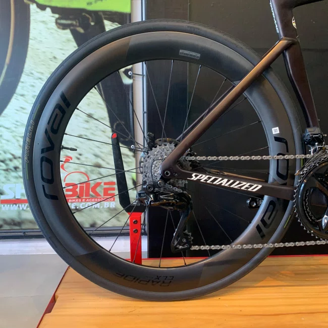 Bicicleta Specialized Tarmac S-work SL7 Aro 700 Dura Ace 24v Preta e Branca - Seminova