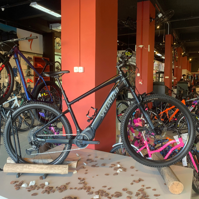 Bicicleta Specialized Tero 4.0 NX 12V Preto e Grafite - Seminova