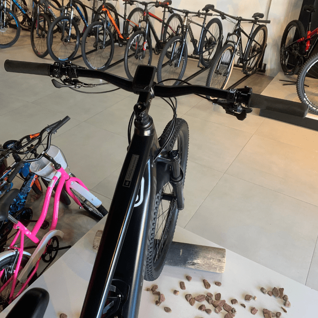 Bicicleta Specialized Tero 4.0 NX 12V Preto e Grafite - Seminova