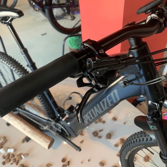 Bicicleta Specialized Tero 4.0 NX 12V Preto e Grafite - Seminova