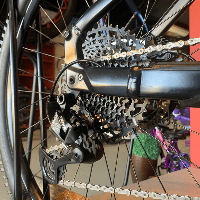 Bicicleta Specialized Tero 4.0 NX 12V Preto e Grafite - Seminova