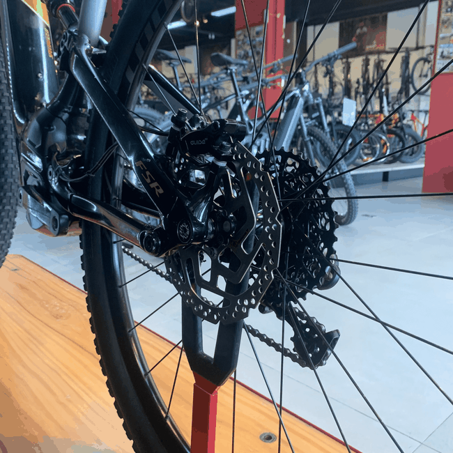 Bicicleta Specialized Turbo Levo Alloy Aro 29 G1 GX 11v T-17 Prata e Preto e Verde-Seminova