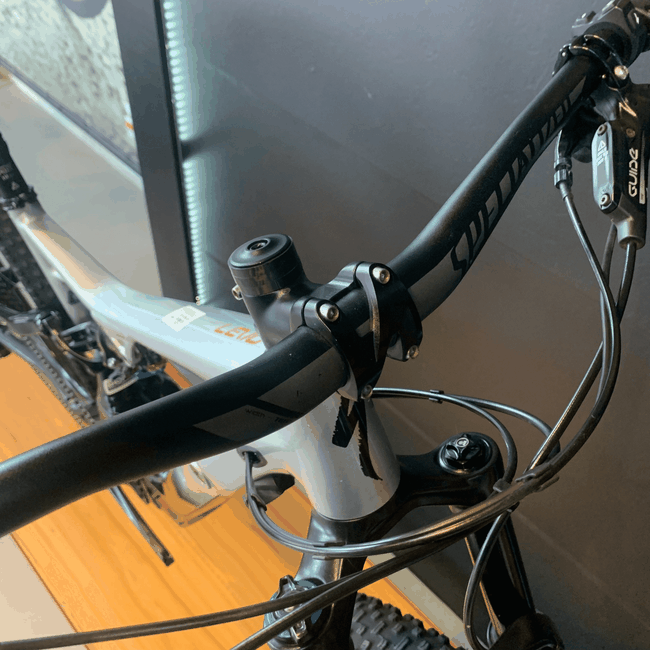 Bicicleta Specialized Turbo Levo Alloy Aro 29 G1 GX 11v T-17 Prata e Preto e Verde-Seminova