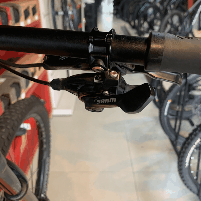 Bicicleta Specialized Turbo Levo Alloy Aro 29 G1 GX 11v T-17 Prata e Preto e Verde-Seminova