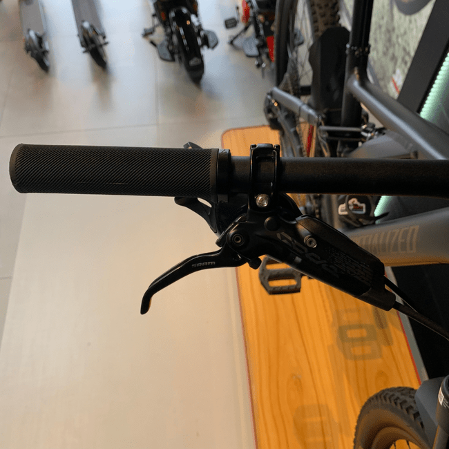 Bicicleta Specialized Turbo Levo Comp Alloy Aro 29 GX 12v Preto e Dourado