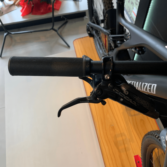 Bicicleta Specialized Turbo Levo Comp Carbon Aro 29 GX 12v Preto e Prata